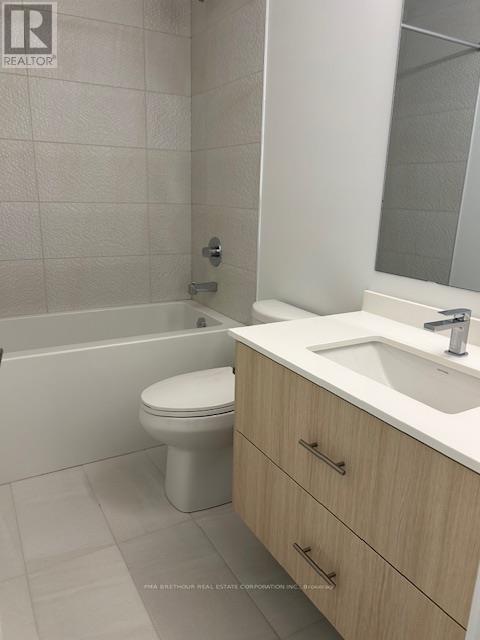 2201 - 5105 Hurontario Street, Mississauga, ON - Indoor Photo Showing Bathroom