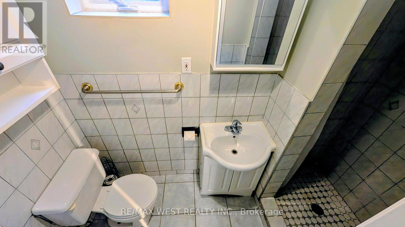 Basement - 1559 Northmount Avenue, Mississauga, ON - Indoor Photo Showing Bathroom