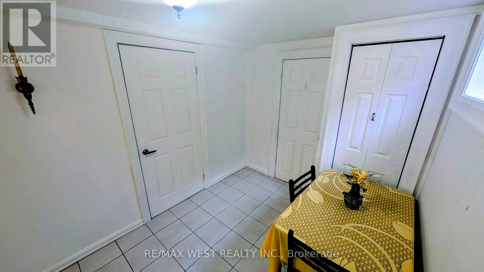 Basement - 1559 Northmount Avenue, Mississauga, ON - Indoor Photo Showing Other Room