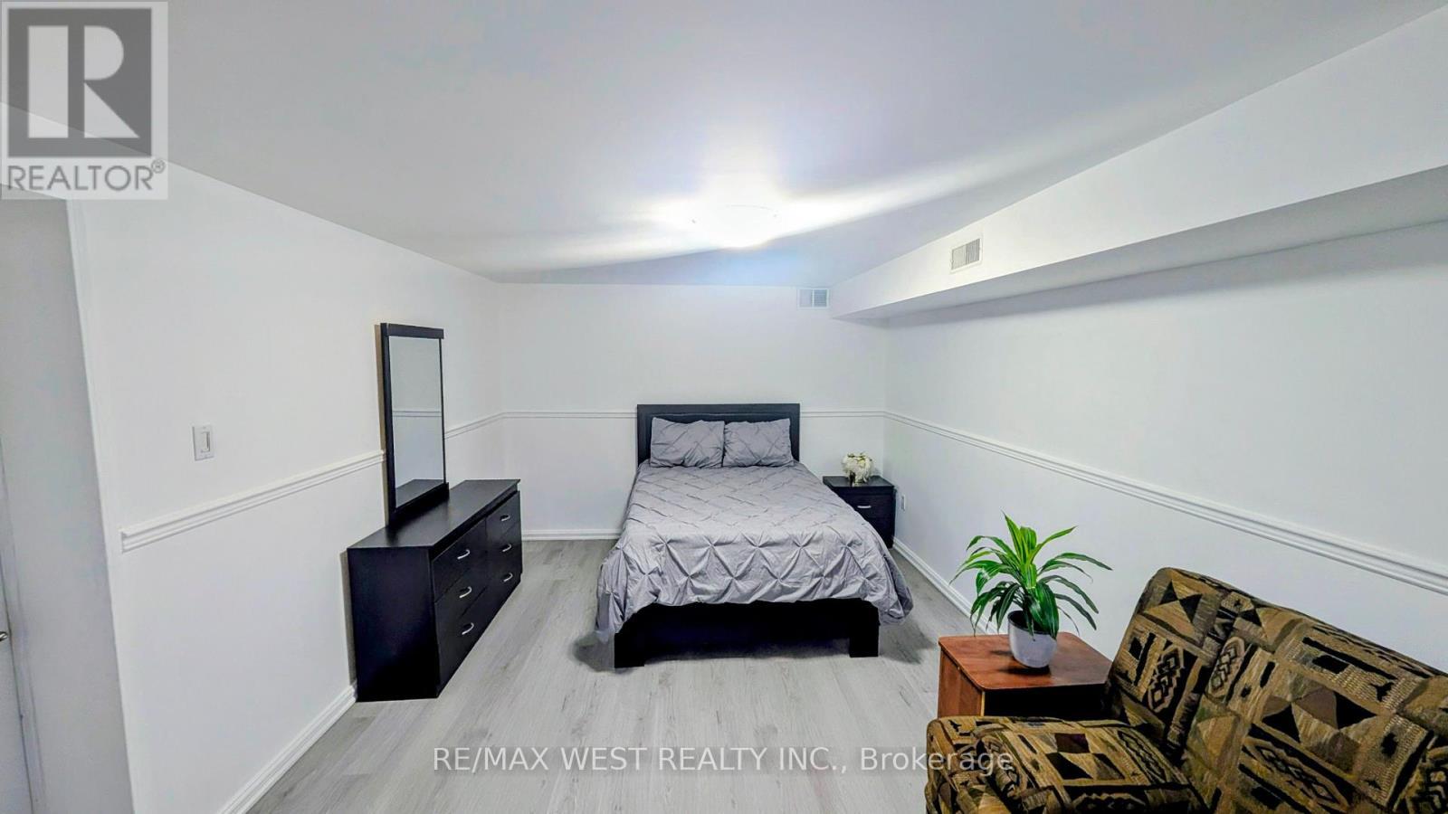Basement - 1559 Northmount Avenue, Mississauga, ON - Indoor Photo Showing Bedroom