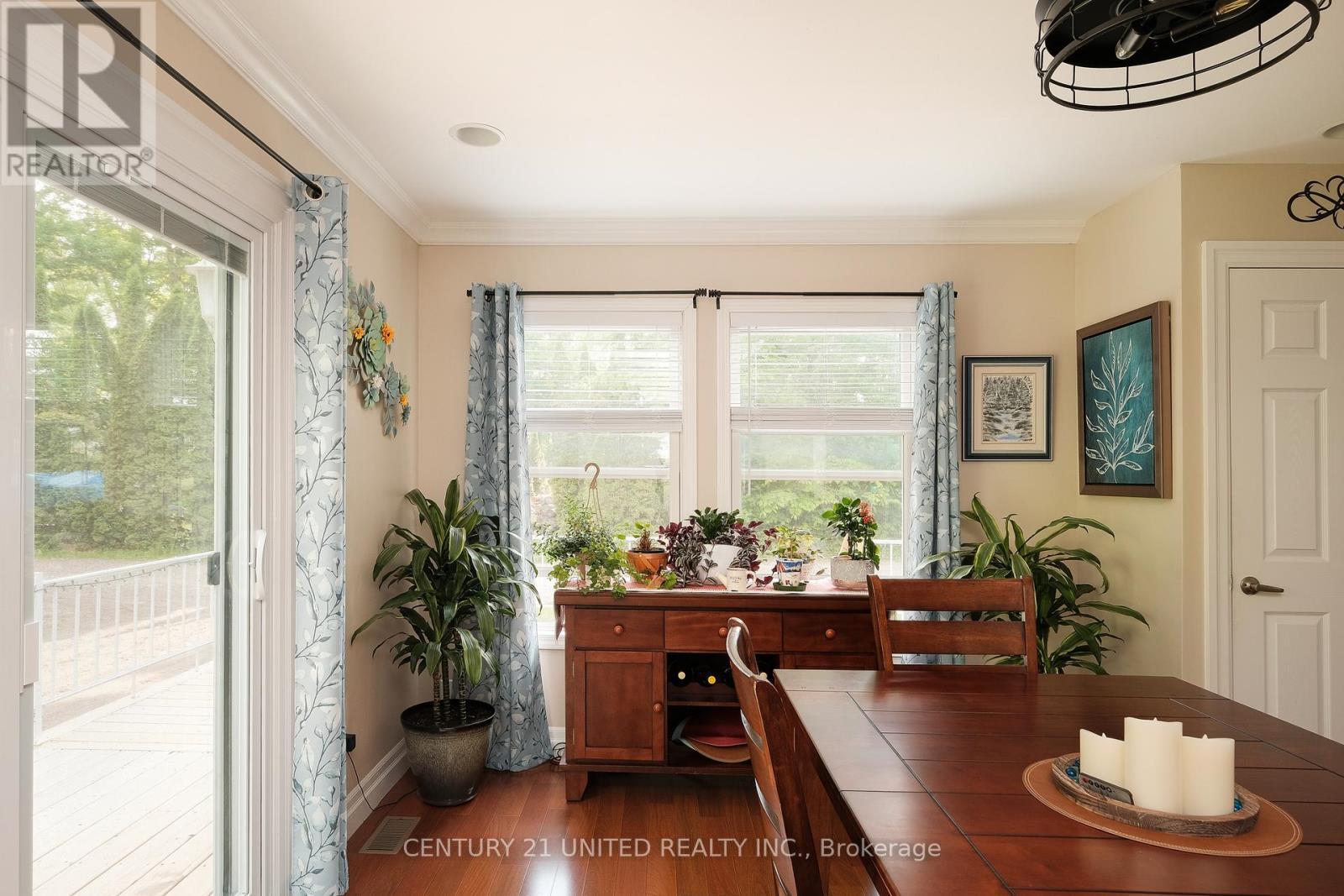 4 Rollies Bay Road E, Curve Lake First Nation 35 (Curve Lake First Nation), ON - Indoor Photo Showing Dining Room