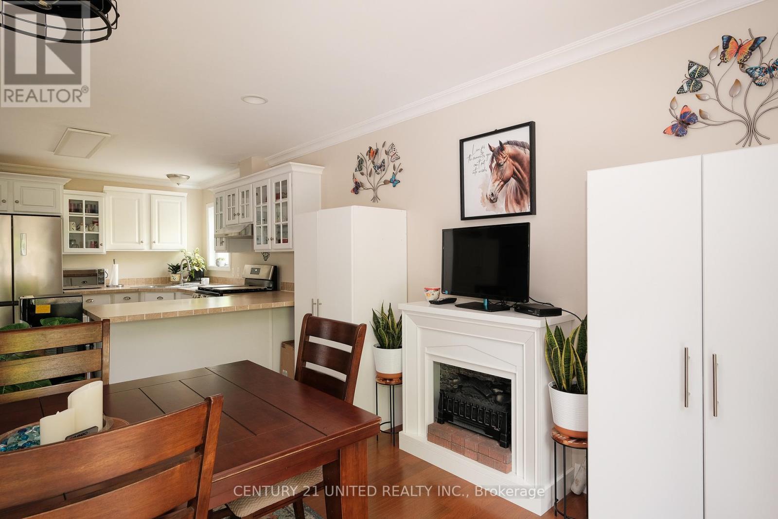 4 Rollies Bay Road E, Curve Lake First Nation 35 (Curve Lake First Nation), ON - Indoor