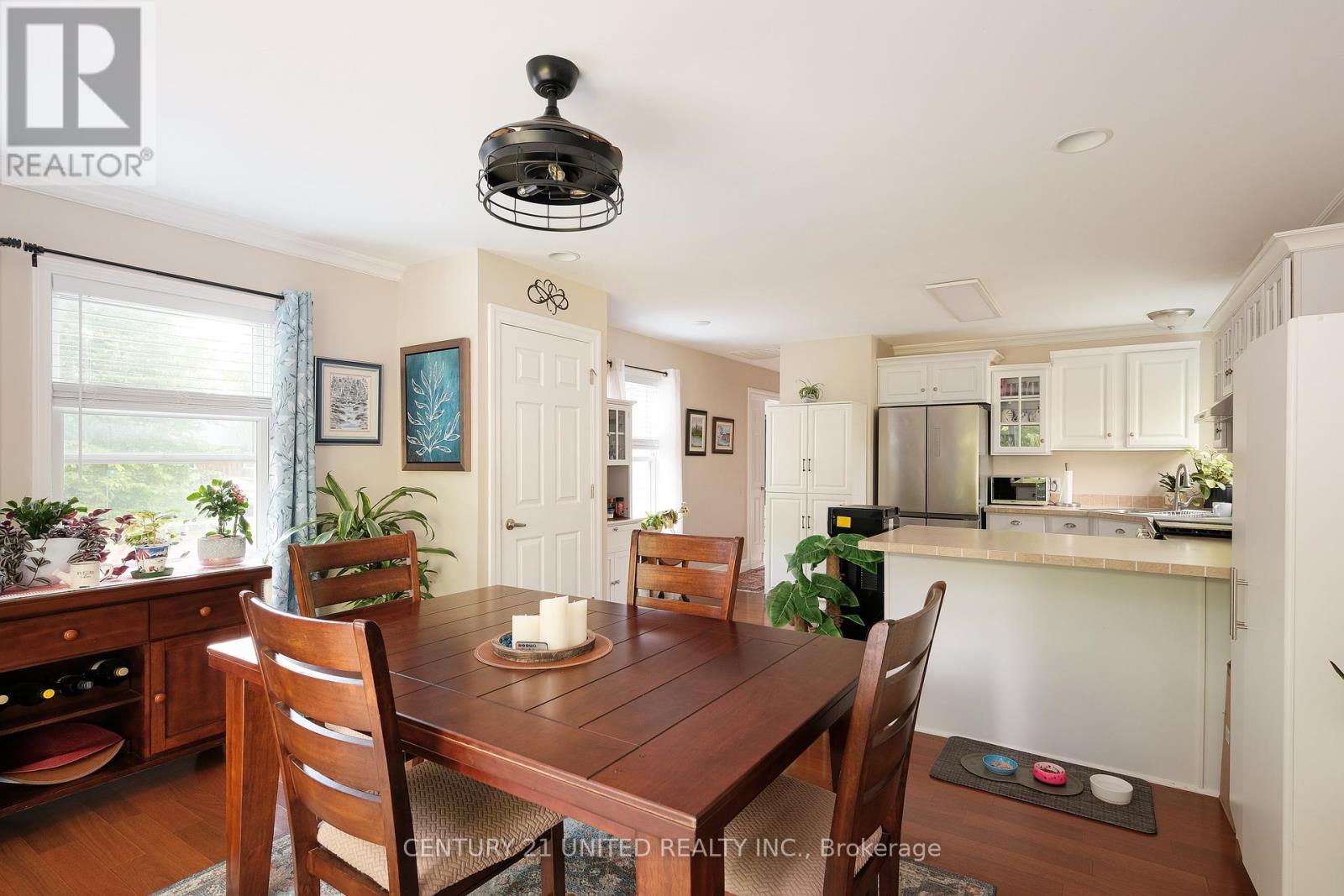 4 Rollies Bay Road E, Curve Lake First Nation 35 (Curve Lake First Nation), ON - Indoor Photo Showing Dining Room