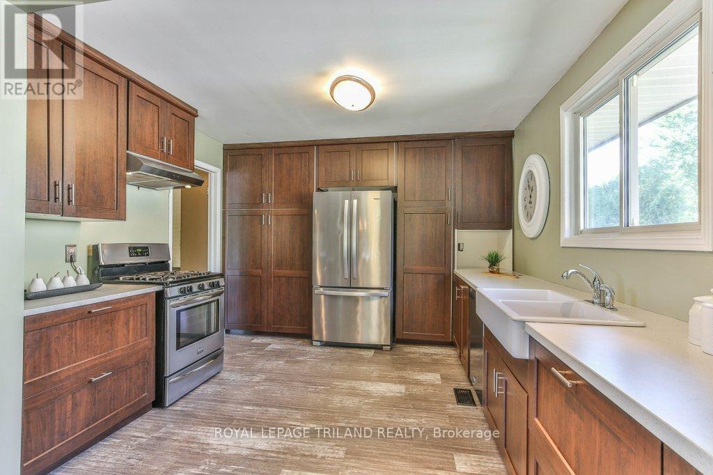 41 Fox Mill Court, London South (South N), ON - Indoor Photo Showing Kitchen