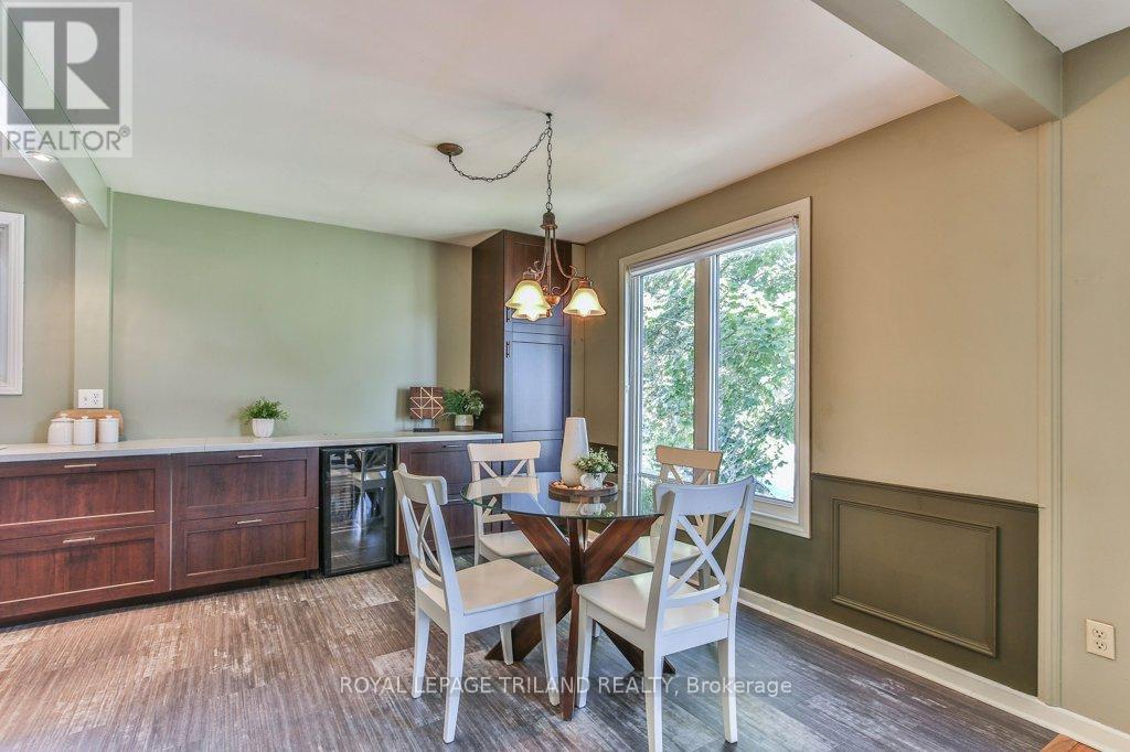 41 Fox Mill Court, London South (South N), ON - Indoor Photo Showing Dining Room