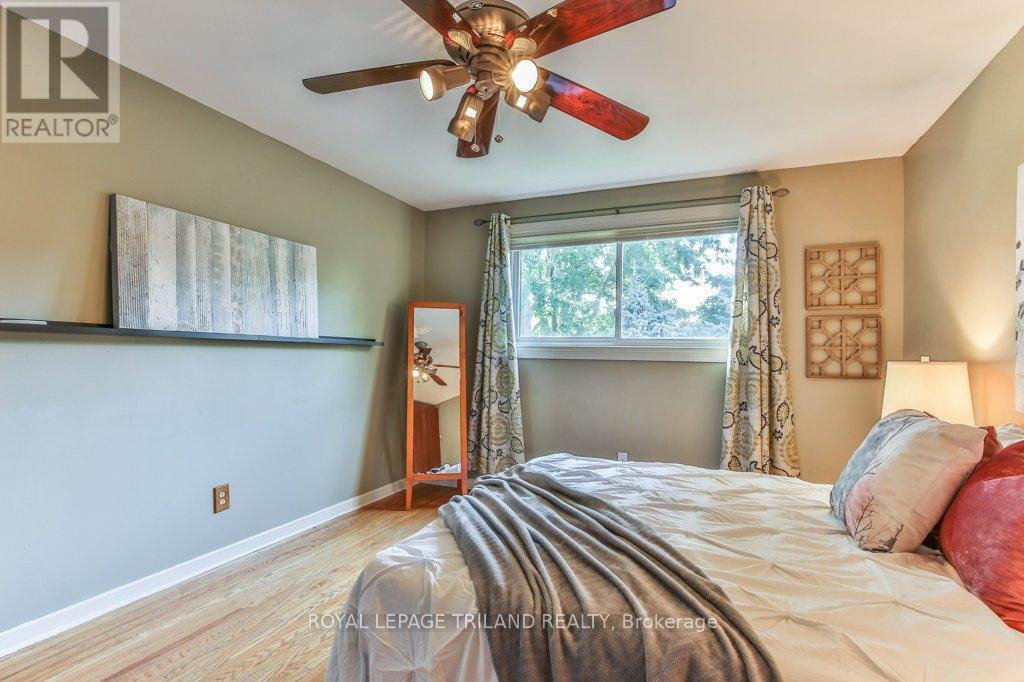 41 Fox Mill Court, London South (South N), ON - Indoor Photo Showing Bedroom