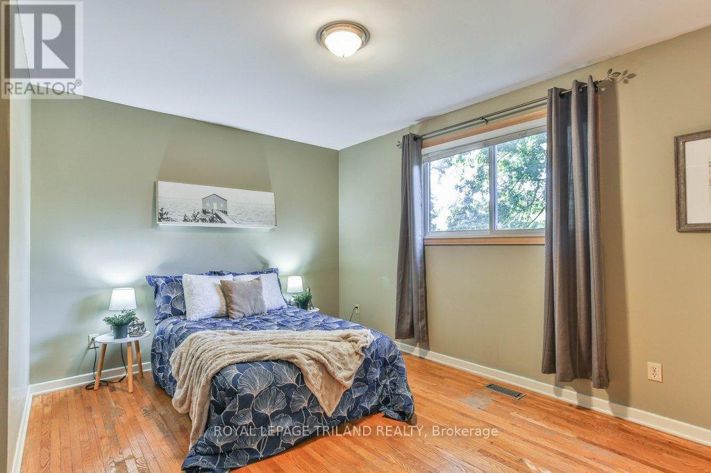 41 Fox Mill Court, London South (South N), ON - Indoor Photo Showing Bedroom