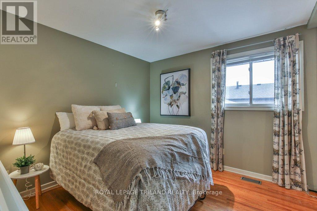 41 Fox Mill Court, London South (South N), ON - Indoor Photo Showing Bedroom