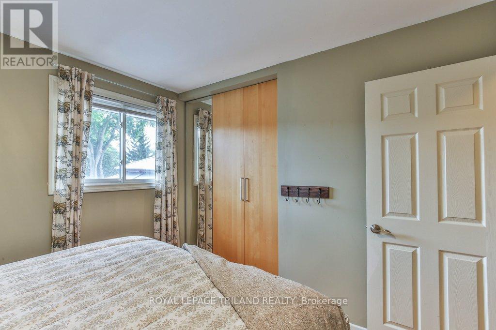 41 Fox Mill Court, London South (South N), ON - Indoor Photo Showing Bedroom