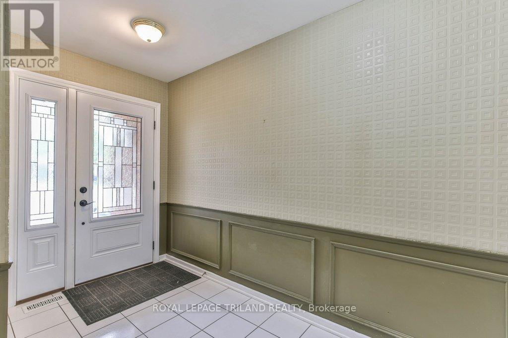 41 Fox Mill Court, London South (South N), ON - Indoor Photo Showing Other Room