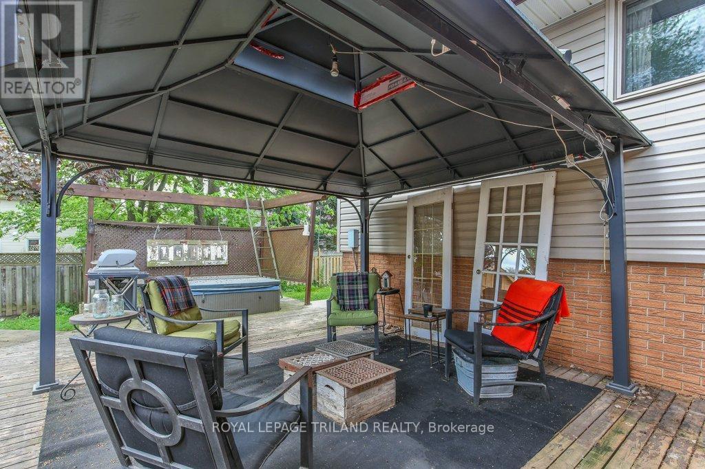 41 Fox Mill Court, London South (South N), ON - Outdoor With Deck Patio Veranda With Exterior