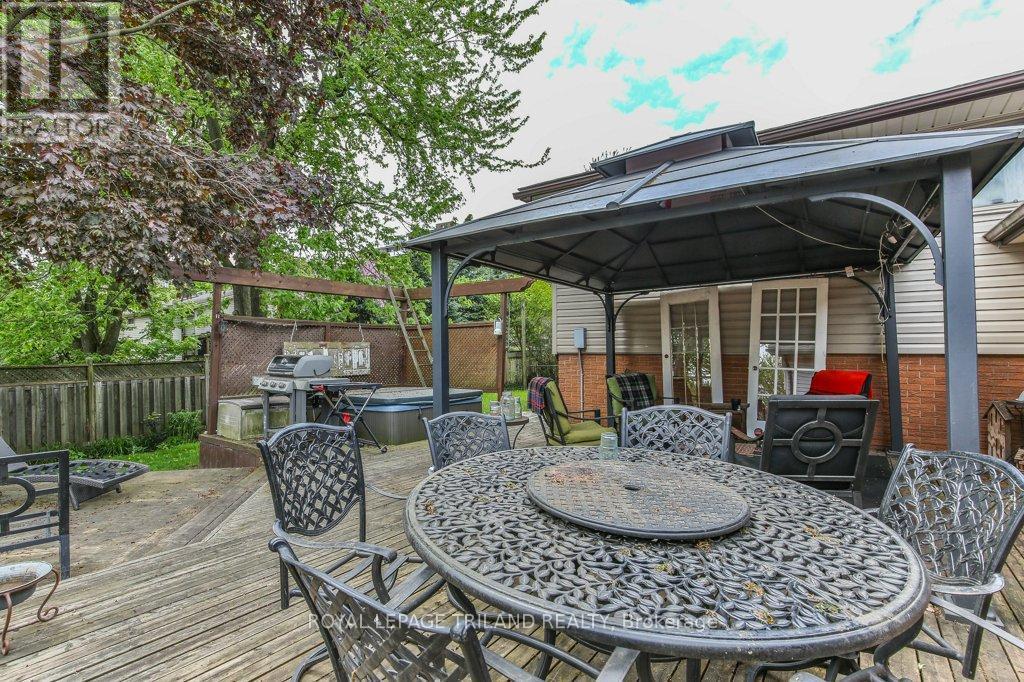 41 Fox Mill Court, London South (South N), ON - Outdoor With Deck Patio Veranda