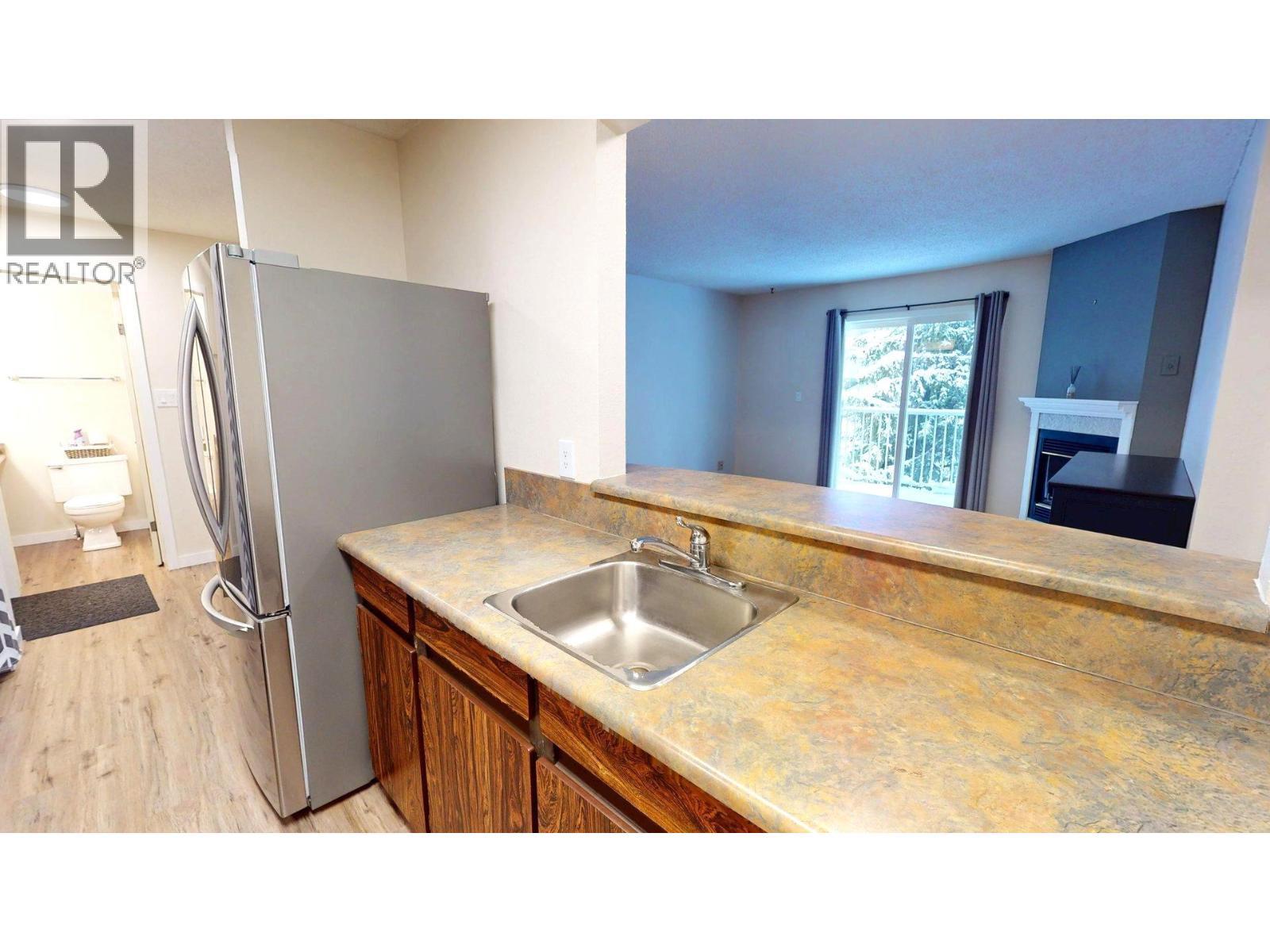 1802 Alpine Drive Unit# 302B, Elkford, BC - Indoor Photo Showing Kitchen