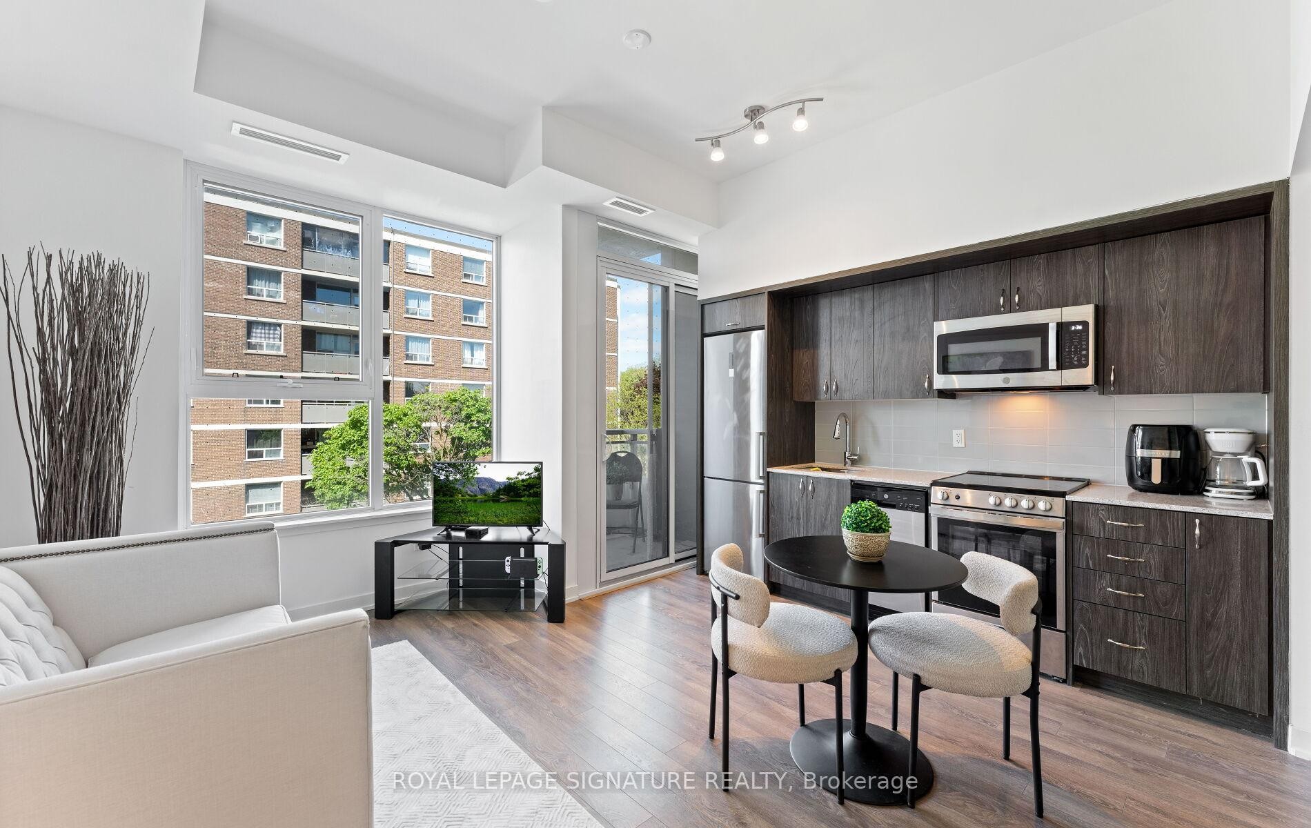 408-1 Cardiff Road, Toronto, ON - Indoor Photo Showing Kitchen