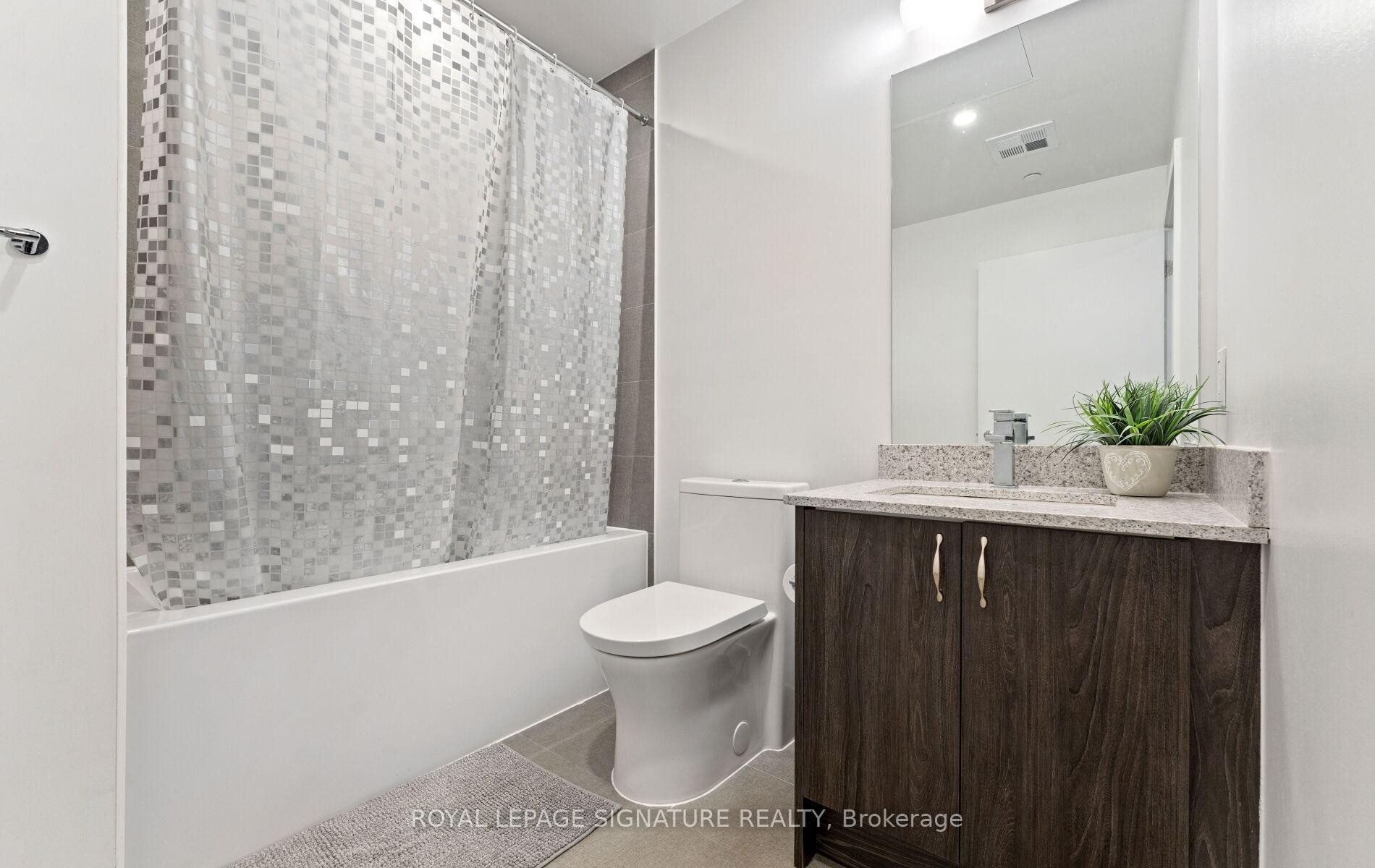 408-1 Cardiff Road, Toronto, ON - Indoor Photo Showing Bathroom