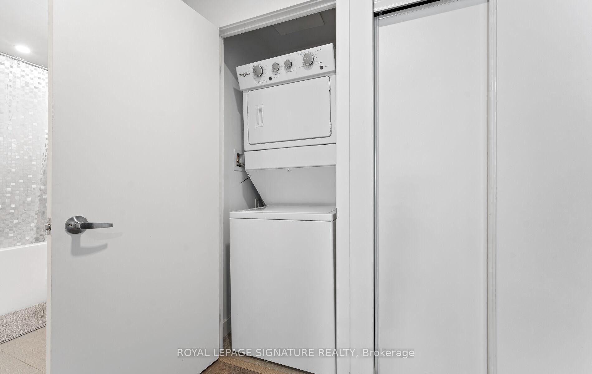 408-1 Cardiff Road, Toronto, ON - Indoor Photo Showing Laundry Room
