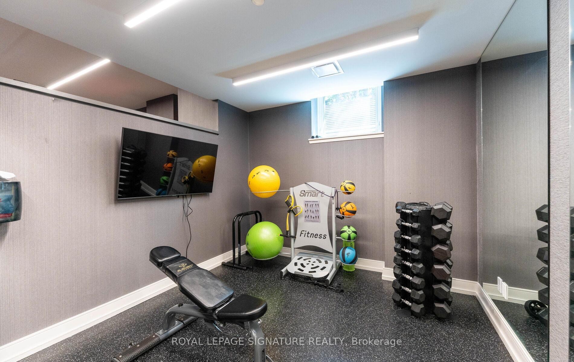 408-1 Cardiff Road, Toronto, ON - Indoor