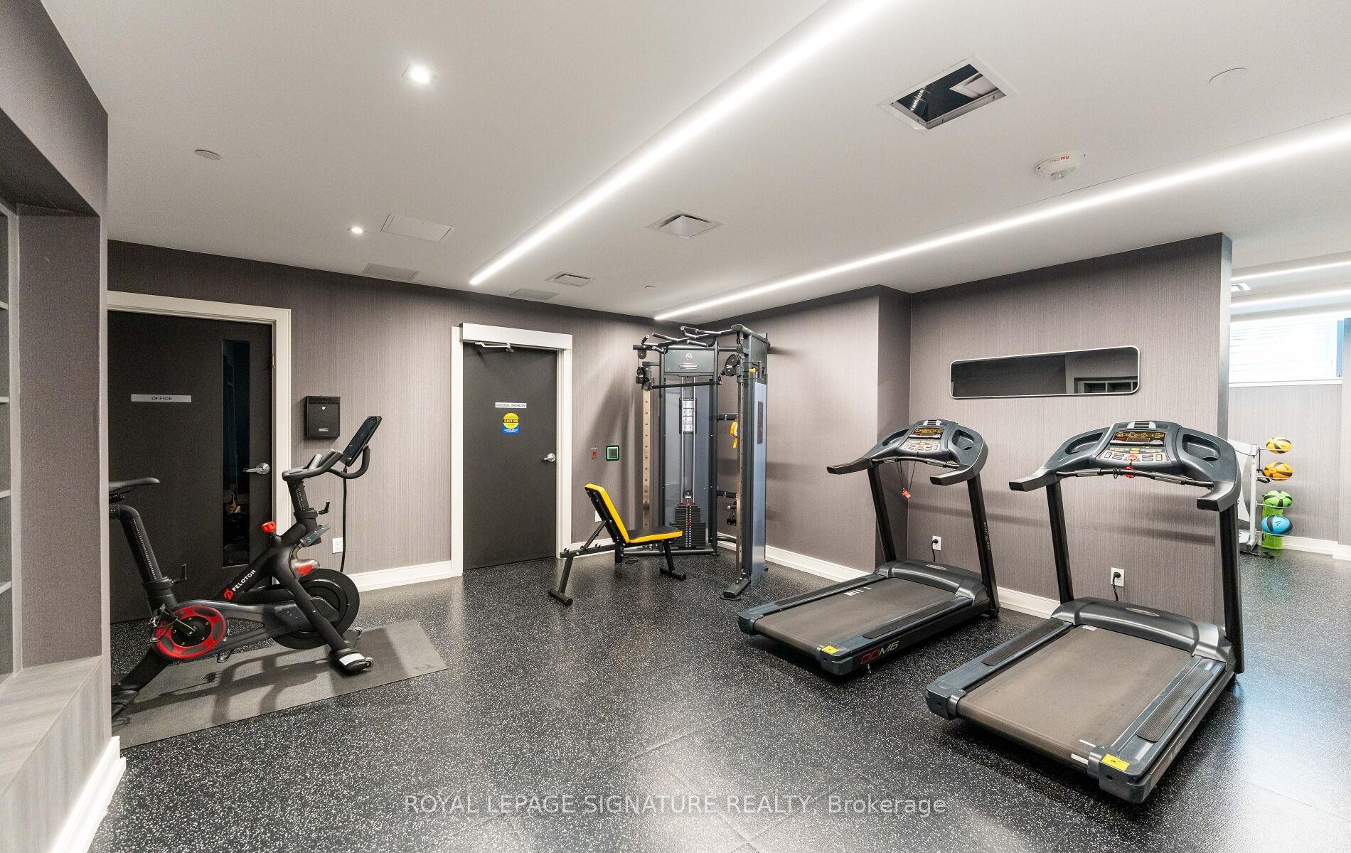 408-1 Cardiff Road, Toronto, ON - Indoor Photo Showing Gym Room
