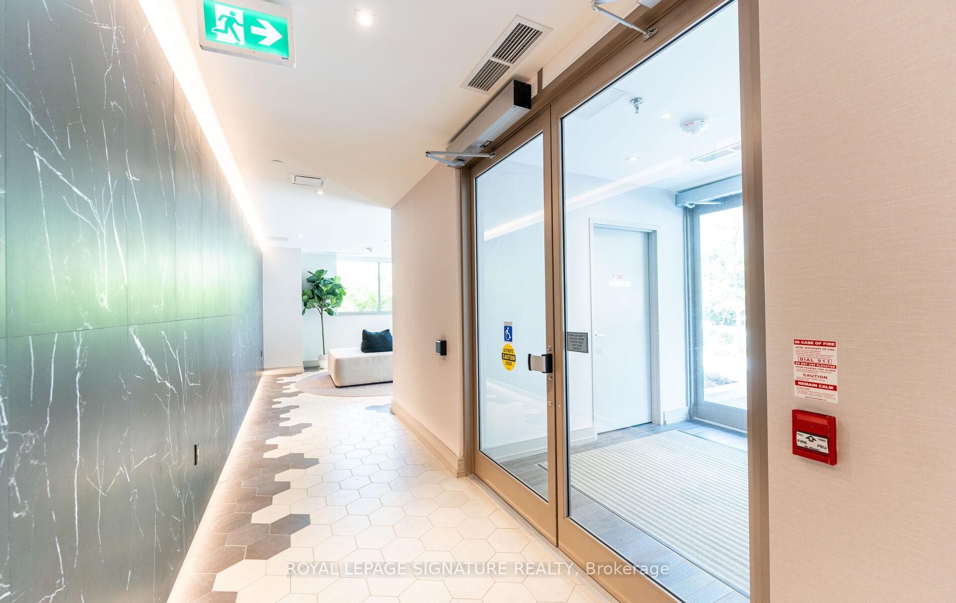 408-1 Cardiff Road, Toronto, ON - Indoor Photo Showing Other Room