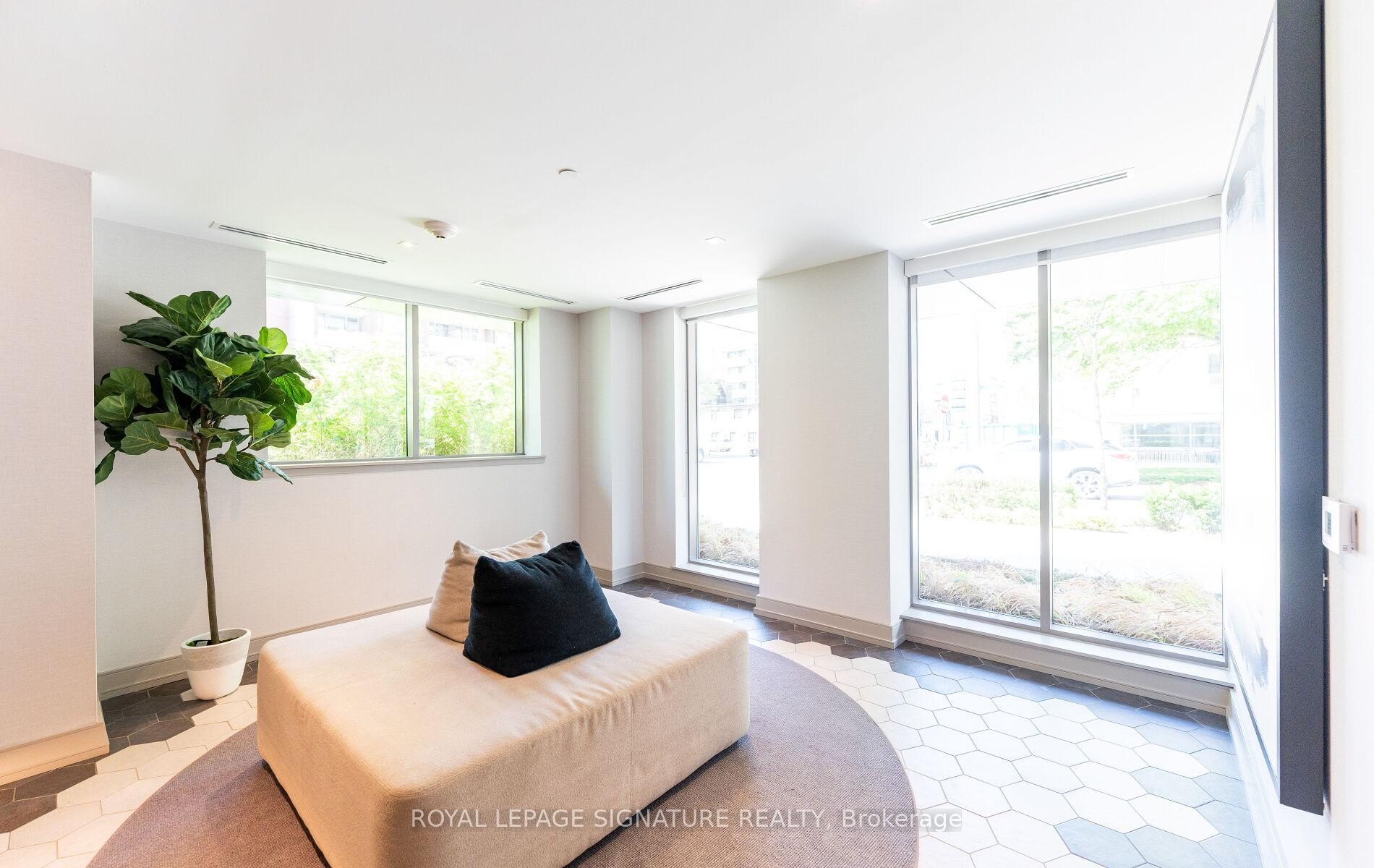 408-1 Cardiff Road, Toronto, ON - Indoor