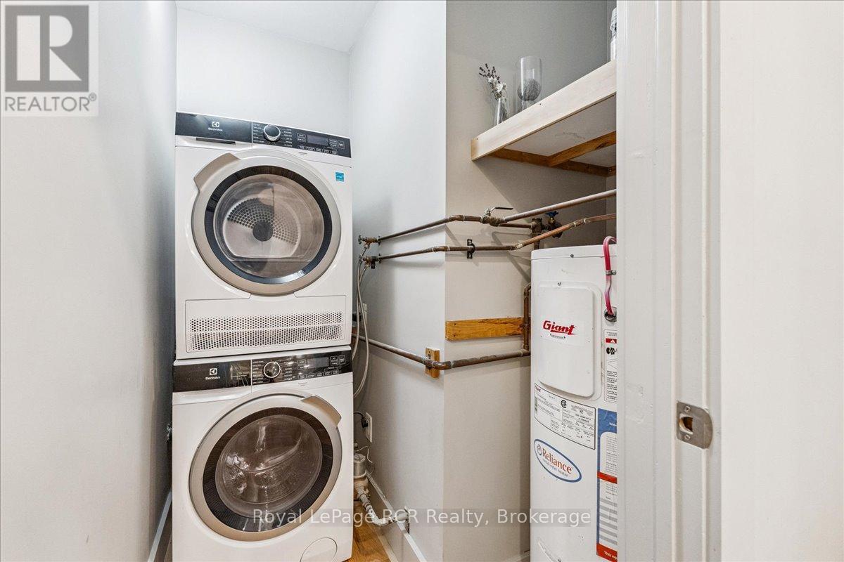 17 - 15 Dawson Drive, Collingwood, ON - Indoor Photo Showing Laundry Room