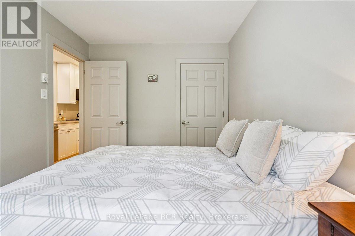 17 - 15 Dawson Drive, Collingwood, ON - Indoor Photo Showing Bedroom