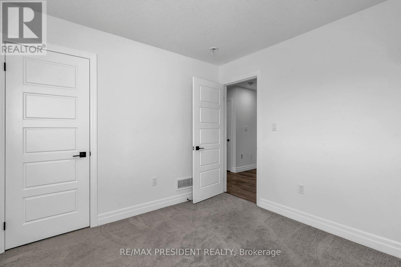 Second Bedroom - 133 Marconi Court, London East, ON - Indoor Photo Showing Other Room