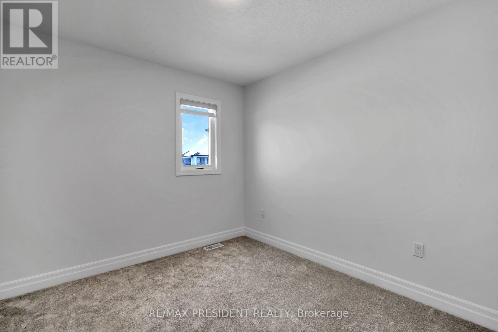 Third Bedroom - 133 Marconi Court, London East, ON - Indoor Photo Showing Other Room