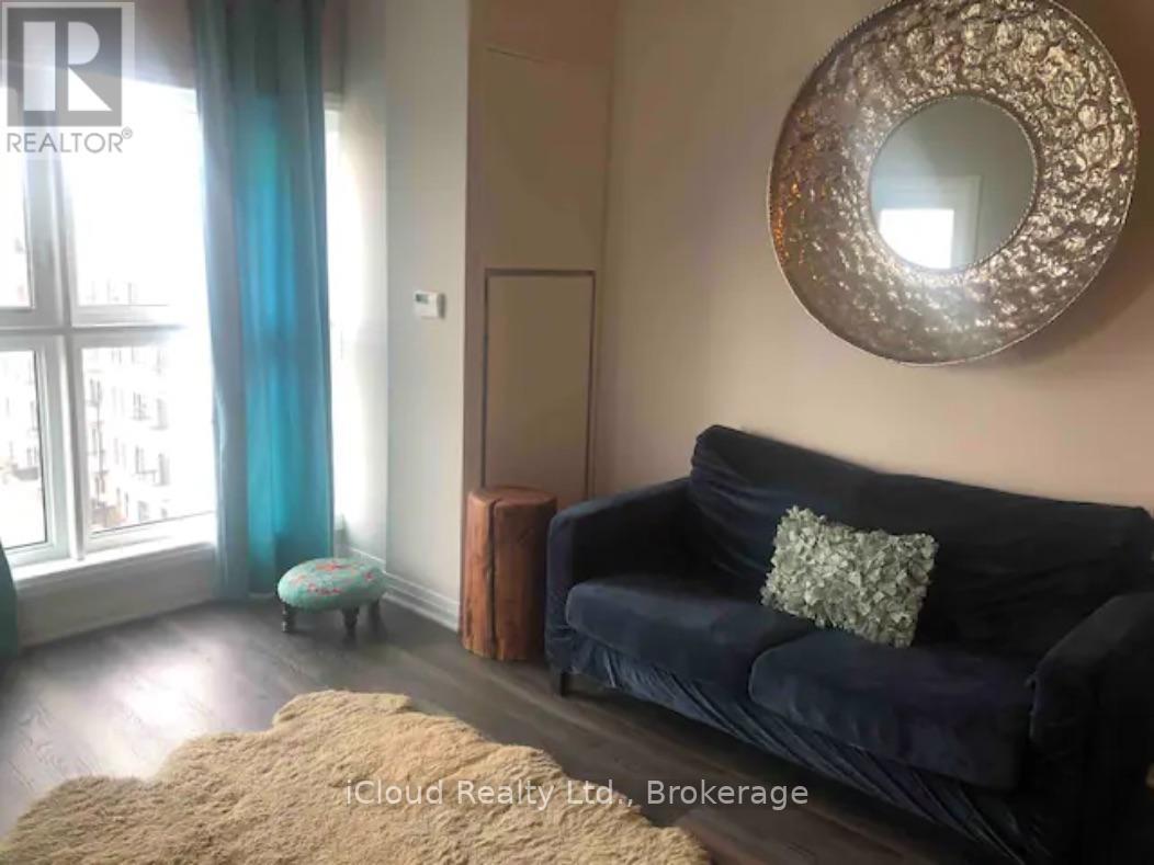 633 - 128 Grovewood Common, Oakville, ON - Indoor