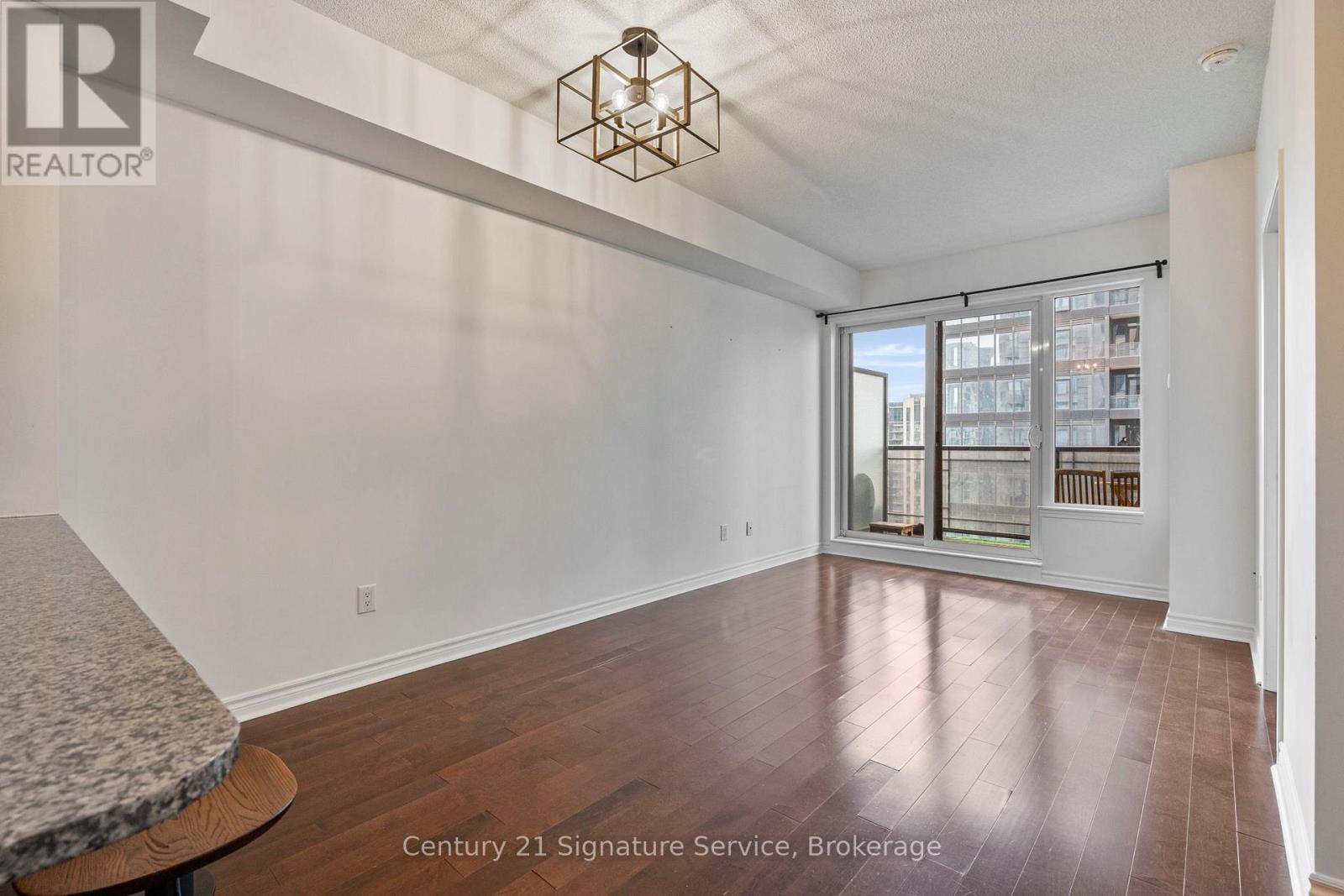 2001 - 385 Prince Of Wales Drive, Mississauga, ON - Indoor Photo Showing Other Room