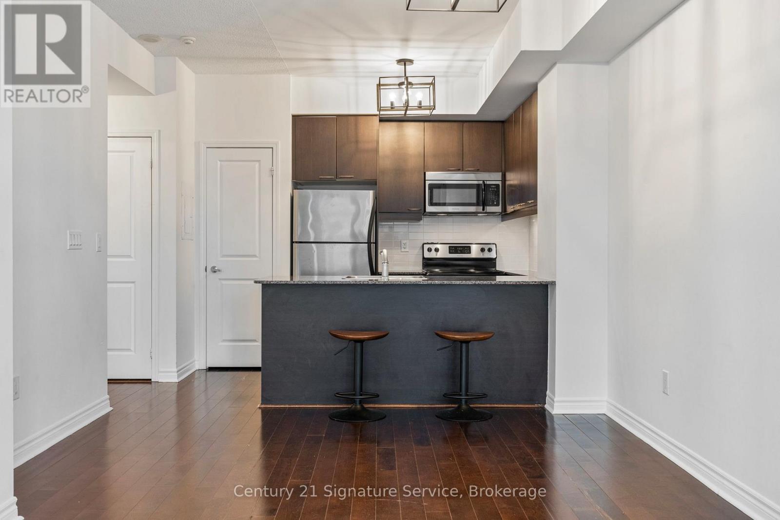 2001 - 385 Prince Of Wales Drive, Mississauga, ON - Indoor Photo Showing Kitchen