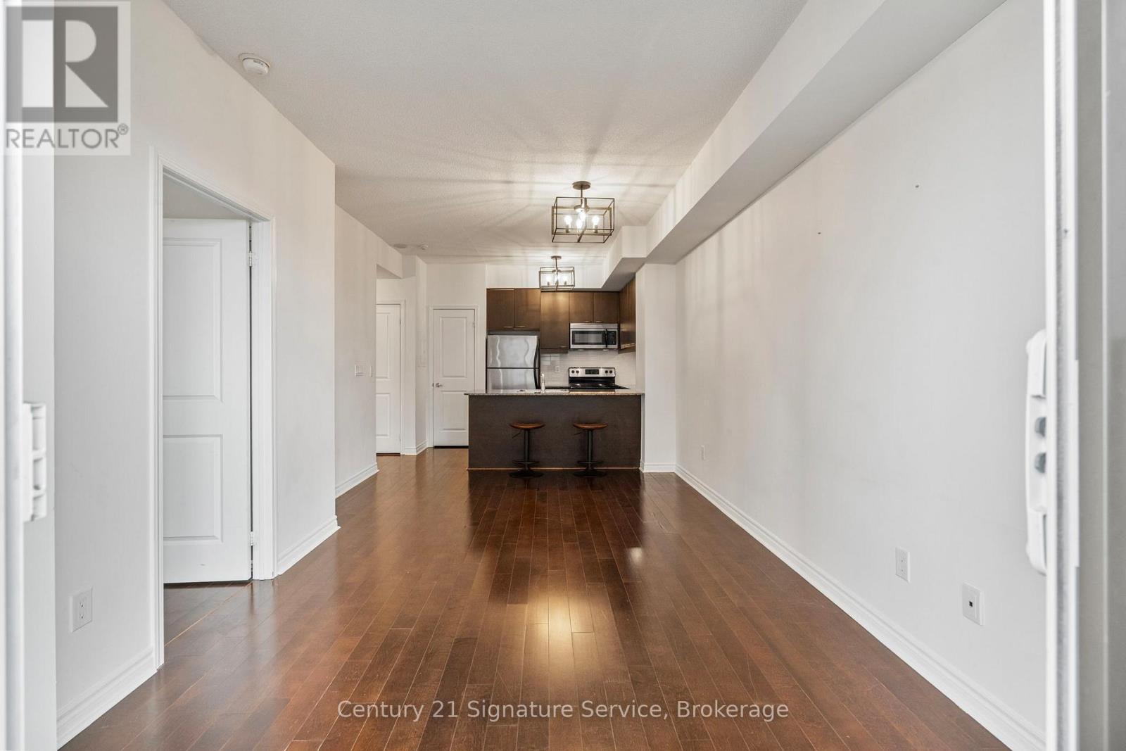 2001 - 385 Prince Of Wales Drive, Mississauga, ON - Indoor