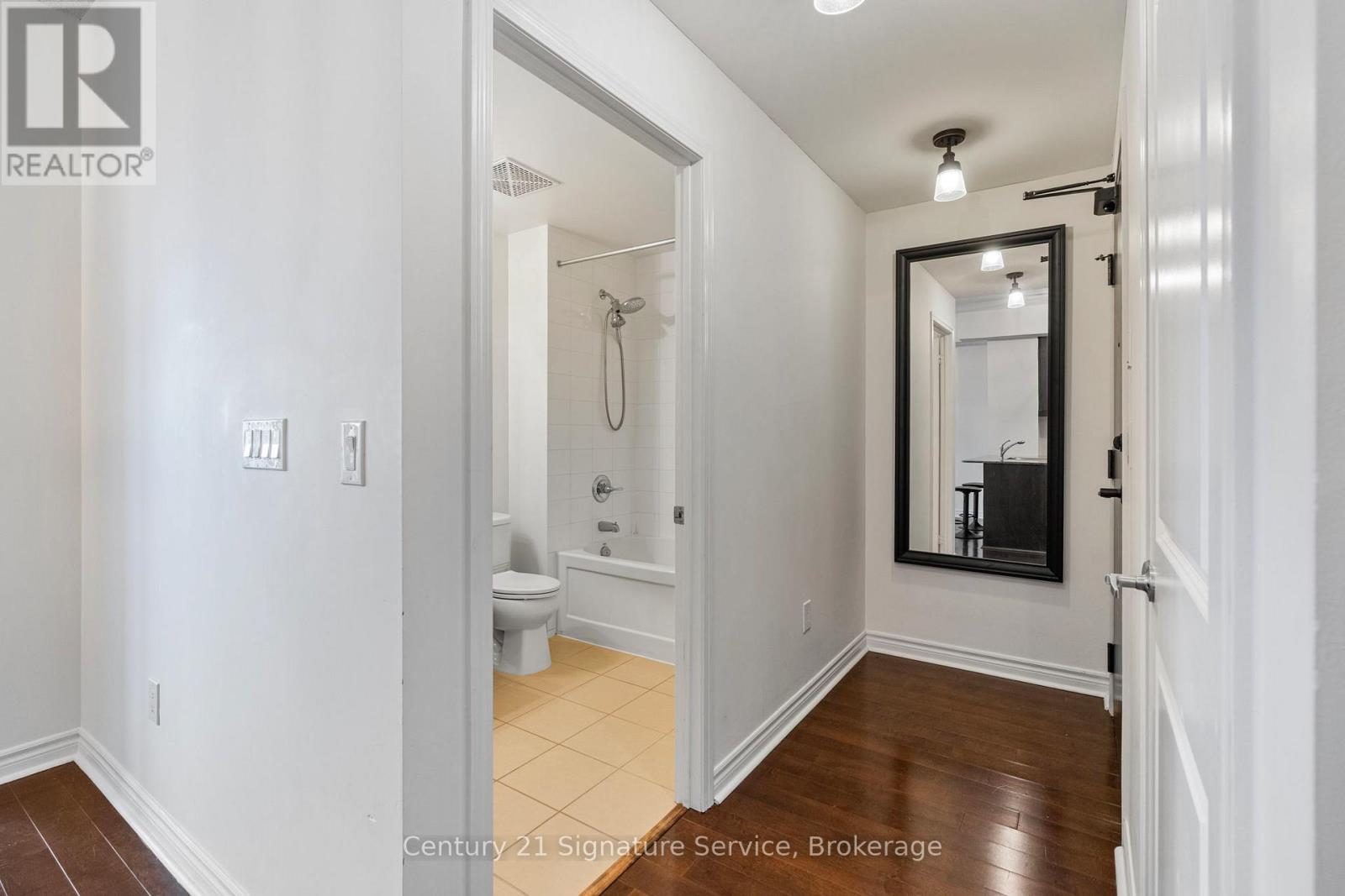 2001 - 385 Prince Of Wales Drive, Mississauga, ON - Indoor