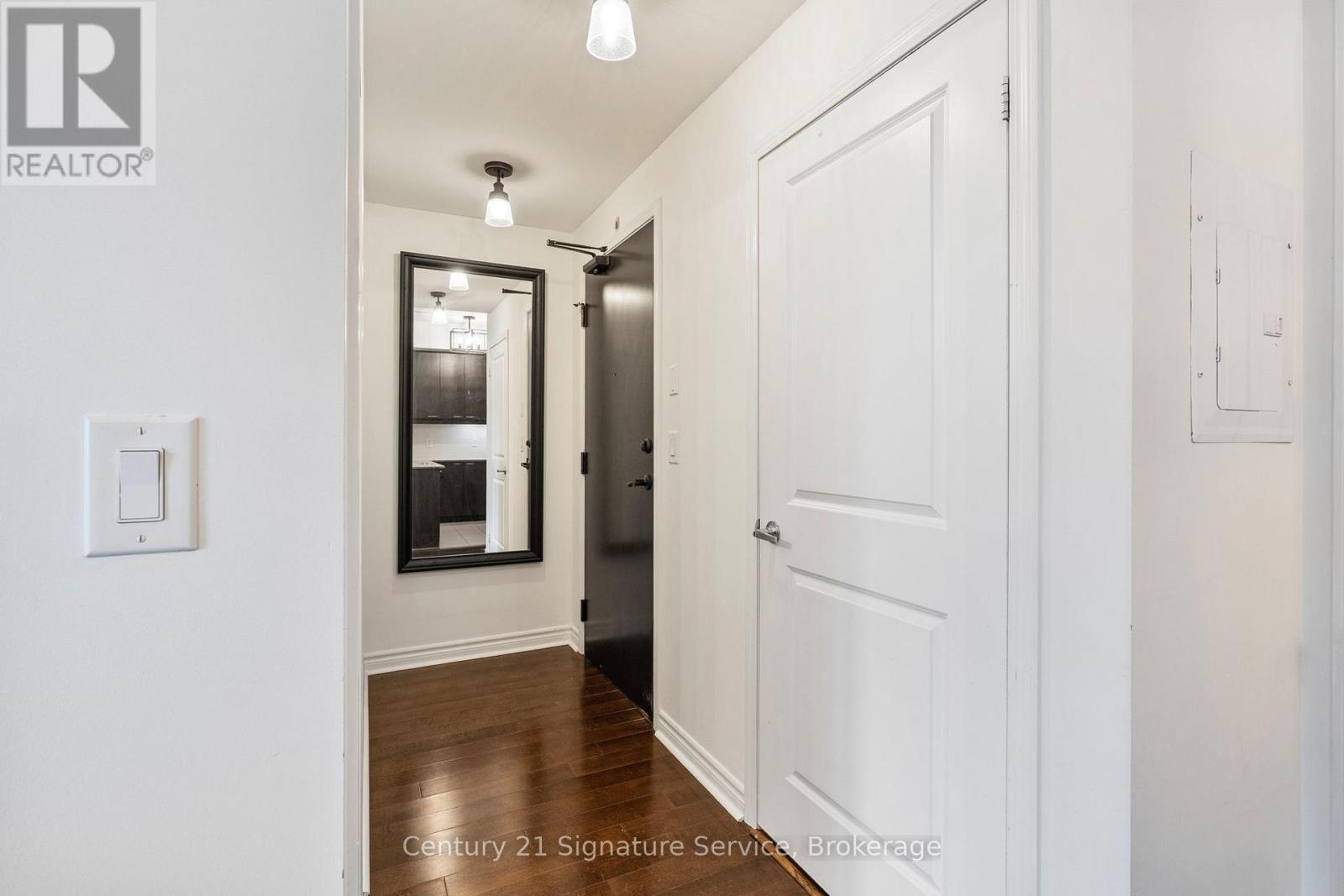 2001 - 385 Prince Of Wales Drive, Mississauga, ON - Indoor Photo Showing Other Room