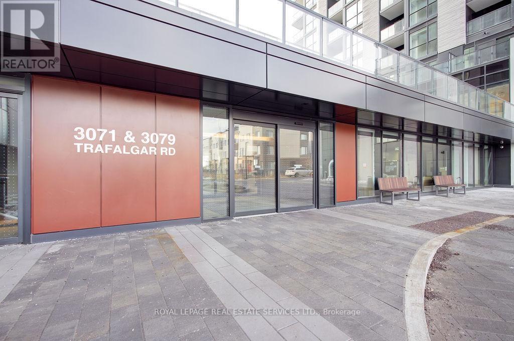 2009 - 3079 Trafalgar Road, Oakville, ON - Outdoor