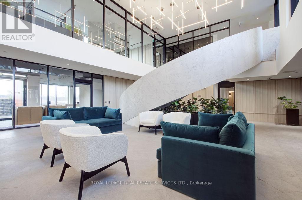 2009 - 3079 Trafalgar Road, Oakville, ON - Indoor