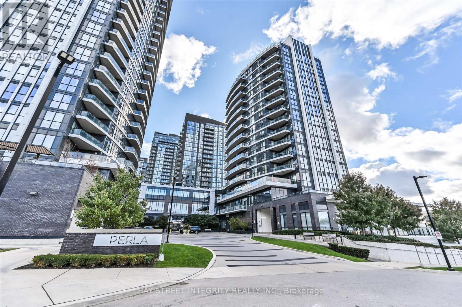 2719 - 35 Watergarden Drive, Mississauga, ON - Outdoor With Balcony With Facade