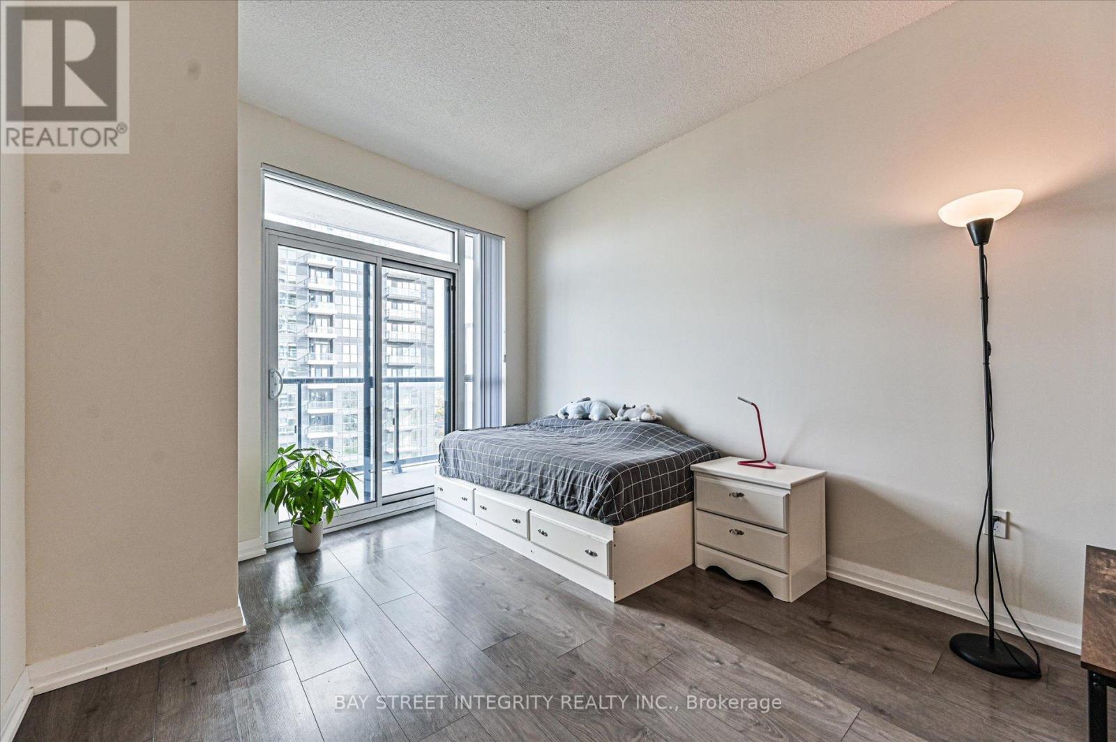 2719 - 35 Watergarden Drive, Mississauga, ON - Indoor Photo Showing Bedroom