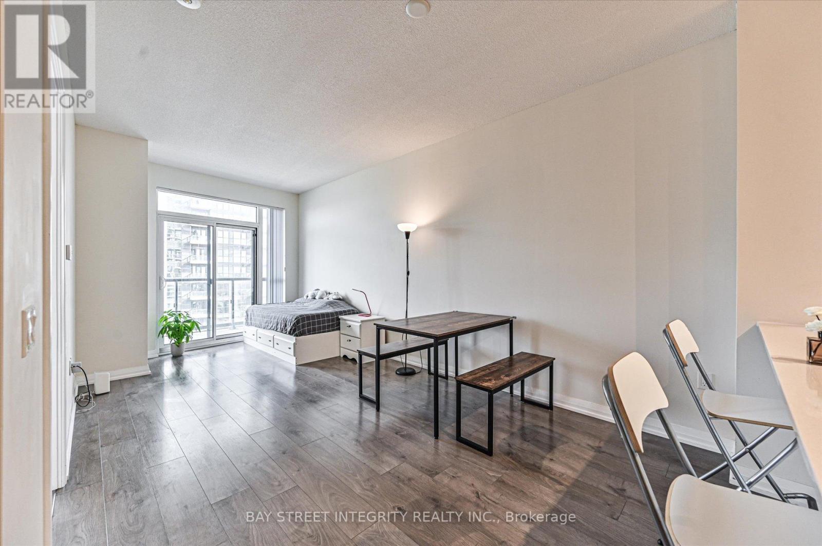 2719 - 35 Watergarden Drive, Mississauga, ON - Indoor