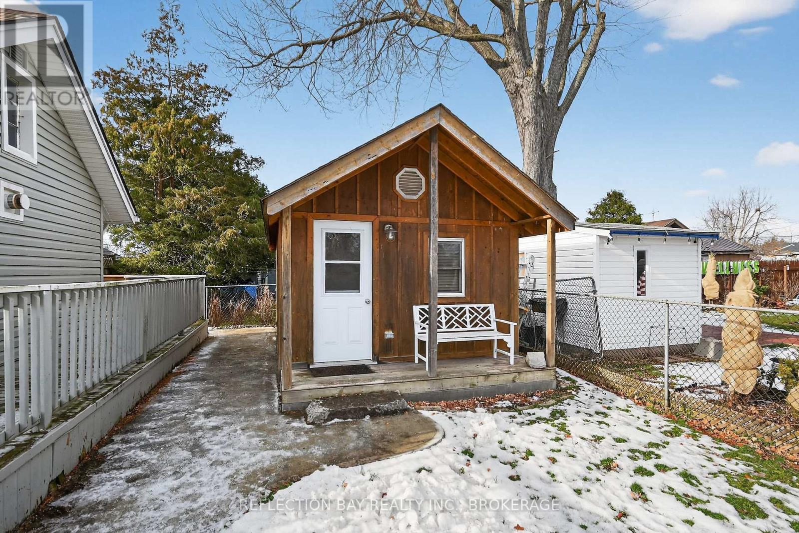 Heated backyard bunkie/she-shed/man-cave - 3794 Mathewson Avenue, Fort Erie (Crystal Beach), ON - Outdoor With Deck Patio Veranda