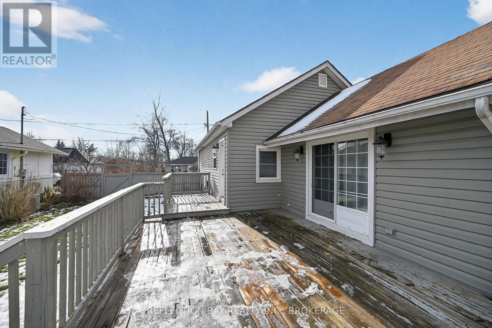 Large side deck with sliding doors to Primary Bdrm - 3794 Mathewson Avenue, Fort Erie (Crystal Beach), ON - Outdoor With Exterior