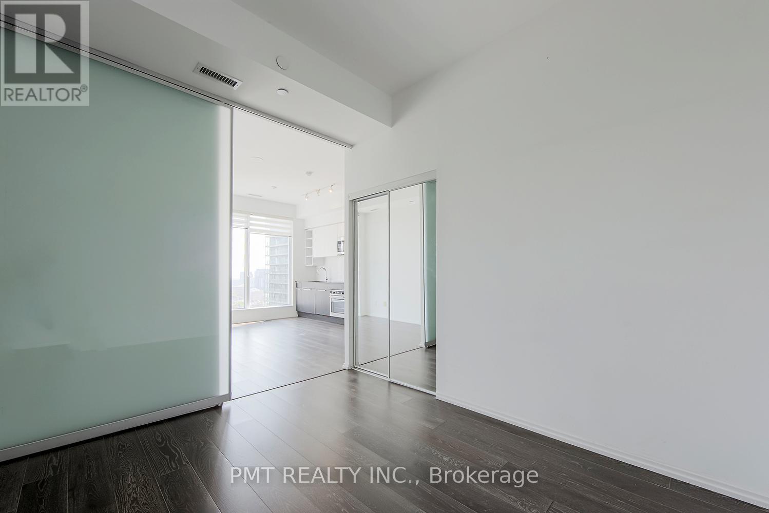 2001 - 68 Shuter Street, Toronto, ON - Indoor Photo Showing Other Room