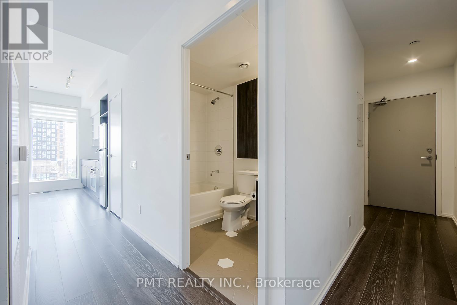 2001 - 68 Shuter Street, Toronto, ON - Indoor Photo Showing Other Room