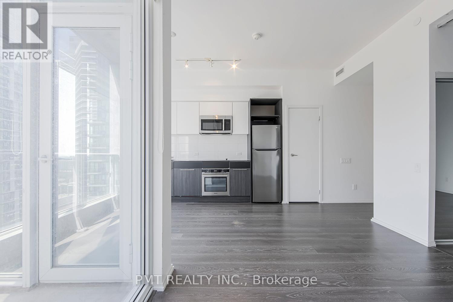 2001 - 68 Shuter Street, Toronto, ON - Indoor