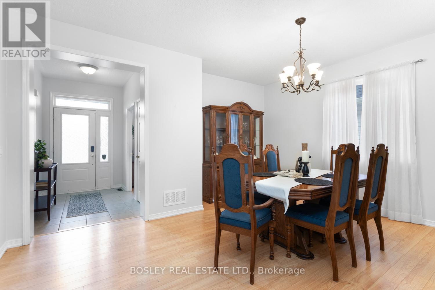 673 Prince Of Wales Drive, Cobourg, ON - Indoor Photo Showing Dining Room