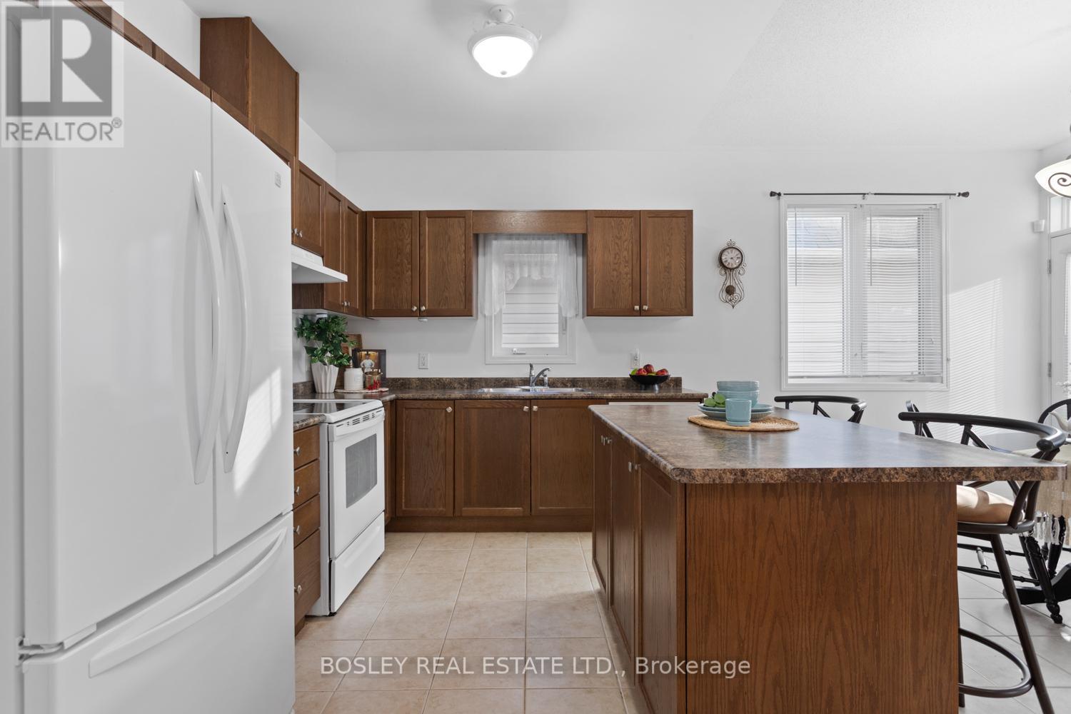 673 Prince Of Wales Drive, Cobourg, ON - Indoor Photo Showing Kitchen