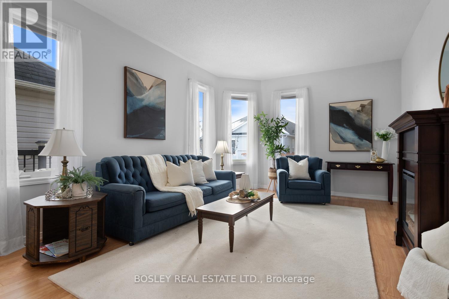 673 Prince Of Wales Drive, Cobourg, ON - Indoor Photo Showing Living Room