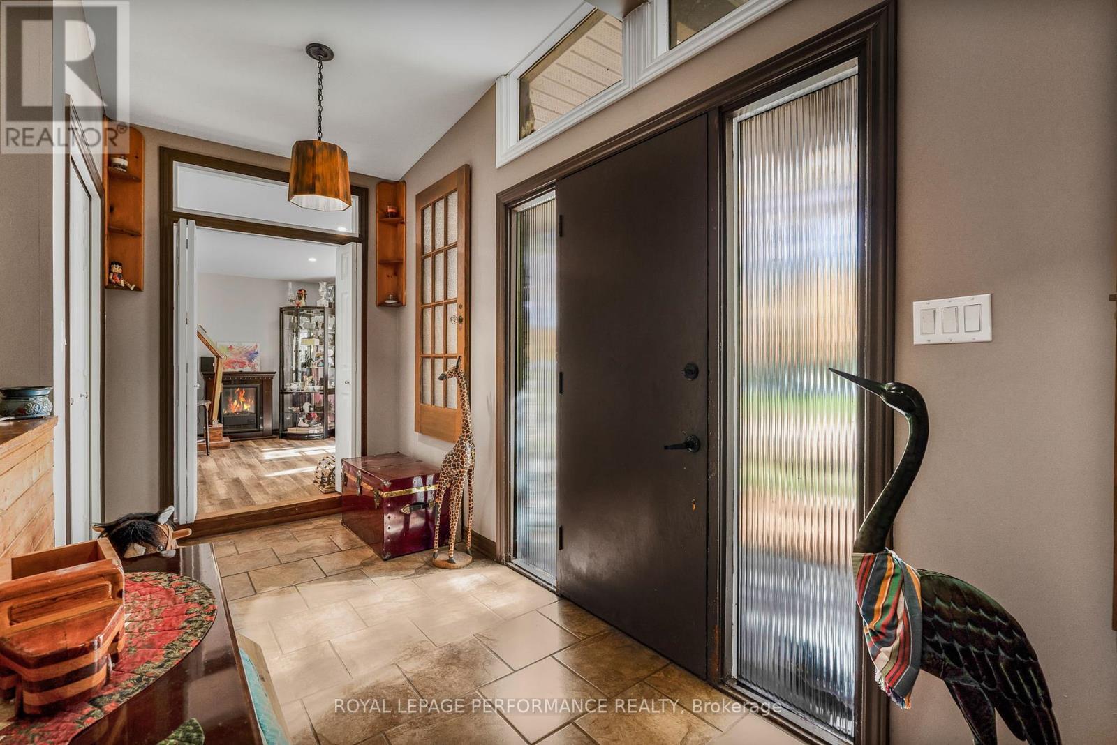 4866 County Road 17 Road, Alfred And Plantagenet, ON - Indoor Photo Showing Other Room