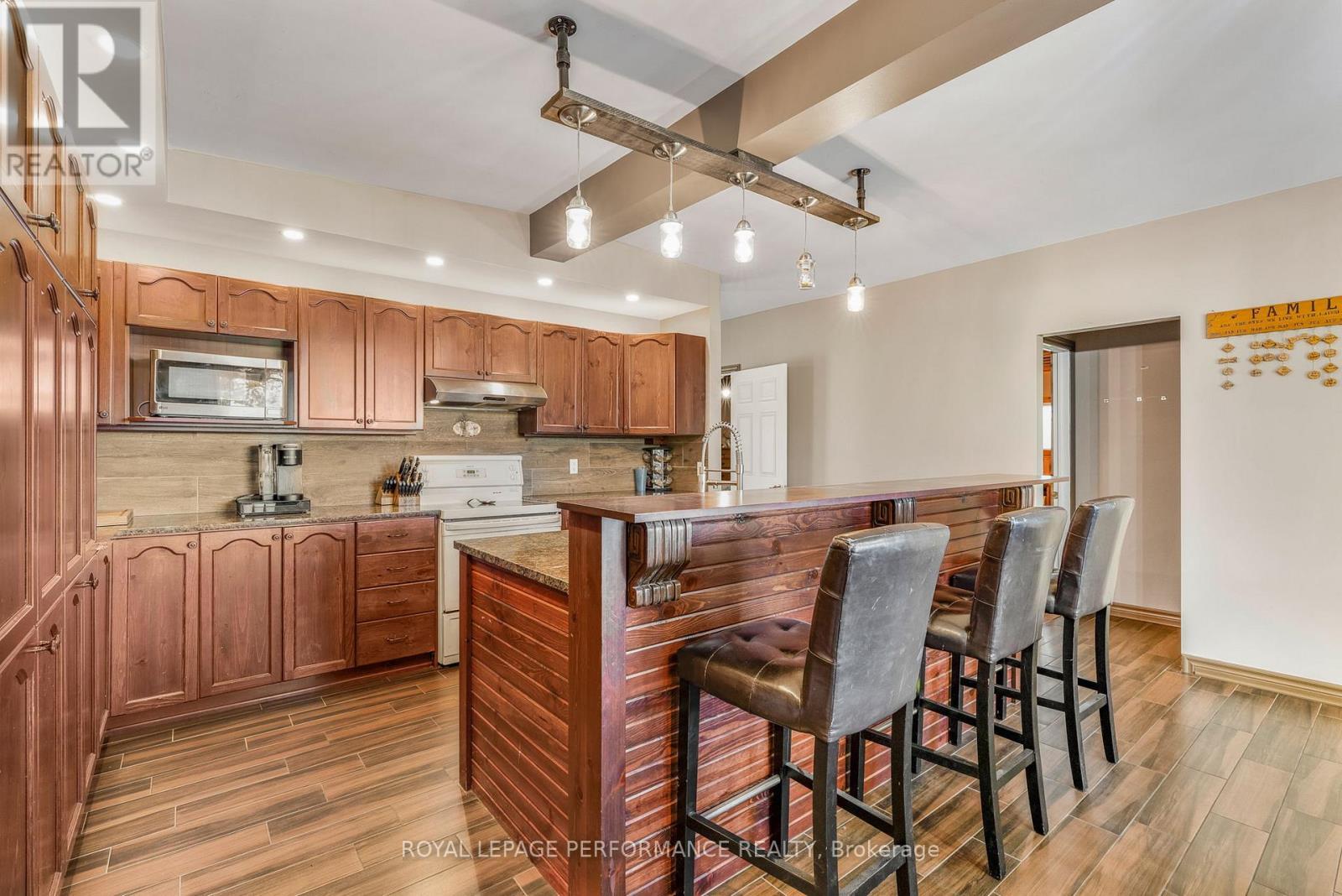 4866 County Road 17 Road, Alfred And Plantagenet, ON - Indoor Photo Showing Kitchen