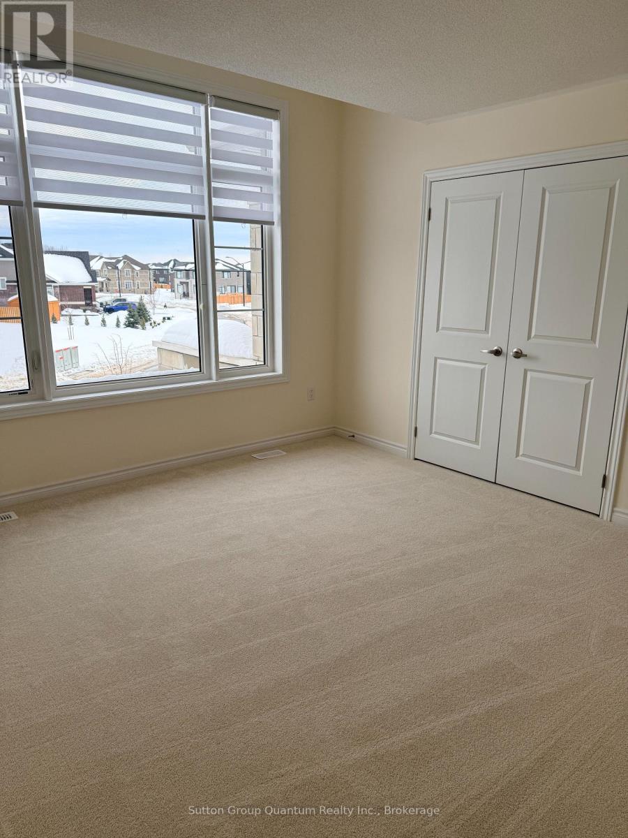 174 Rosanne Circle, Wasaga Beach, ON - Indoor Photo Showing Other Room